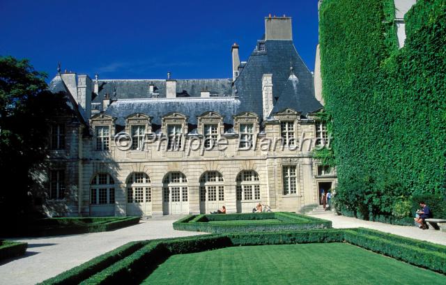 hotel sully.JPG - Hôtel de SullyParis 4e, France